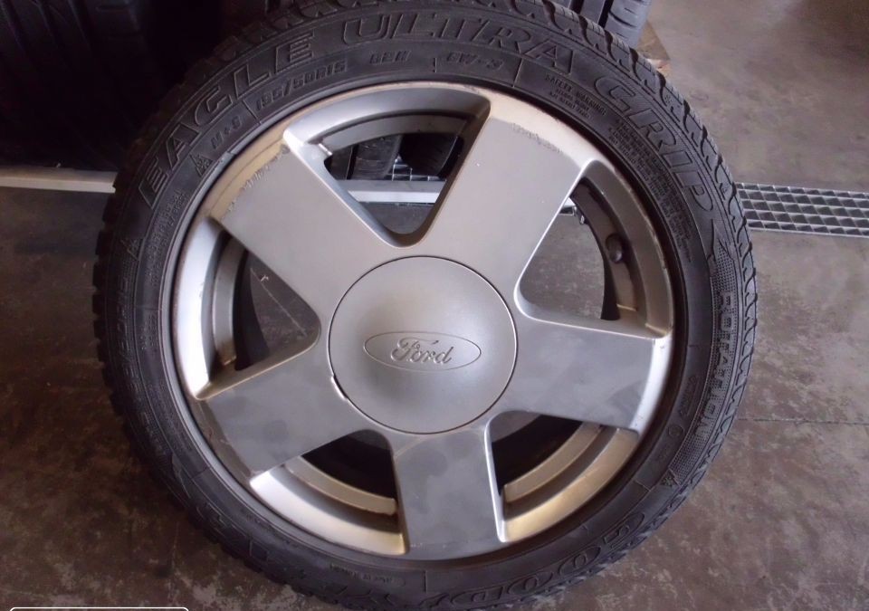 Peças - Conjunto Pneus E Jantes Ford - 195/50/R15